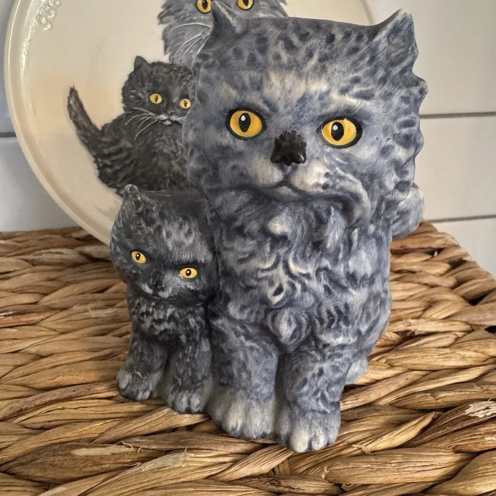 Goebel 1976 Second Edition Mothers Series Persian CAT Collectible Plate & Figure